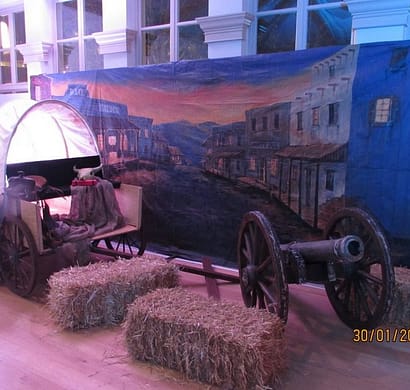TOWN SCENE BACKDROP WITH CART